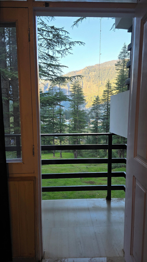 Interior 2, Hils & Paw, Kullu