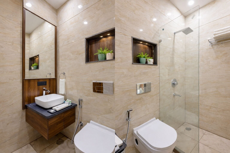 Bathroom 4, Hotel Urban Royale Near IGI Airport, Delhi