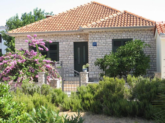 Primary image, Three bedroom house with terrace, Pašman