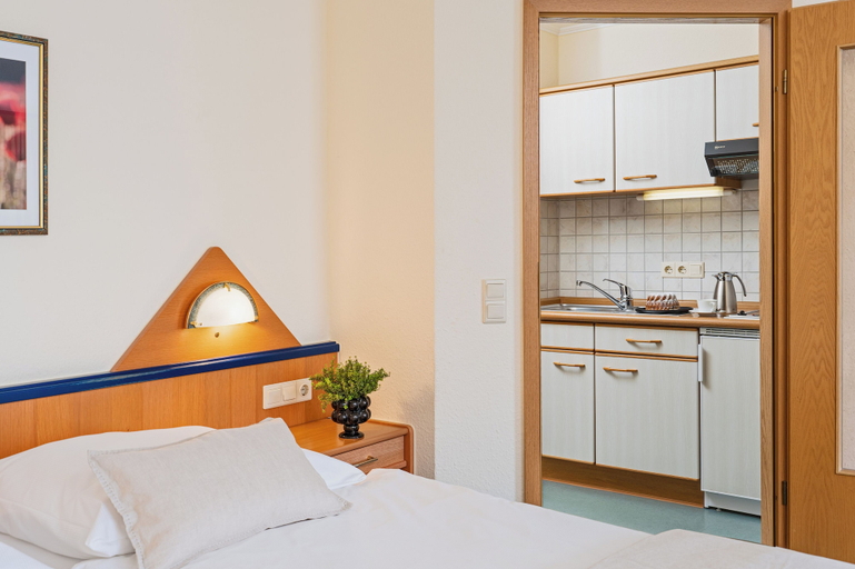 Bedroom 3, Hotel Riedenburg, Passau