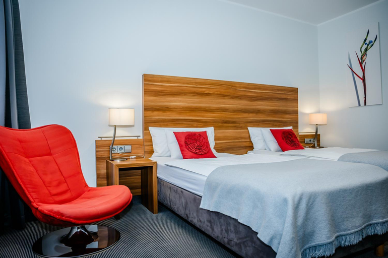 Bedroom 4, Hotel Burgholz, Düren