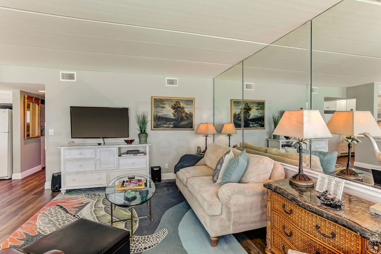 Interior 2, 203 Oceans of Amelia, Nassau