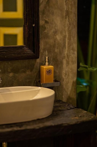 Bathroom 3, Banana Bunks Mirissa, Weligama