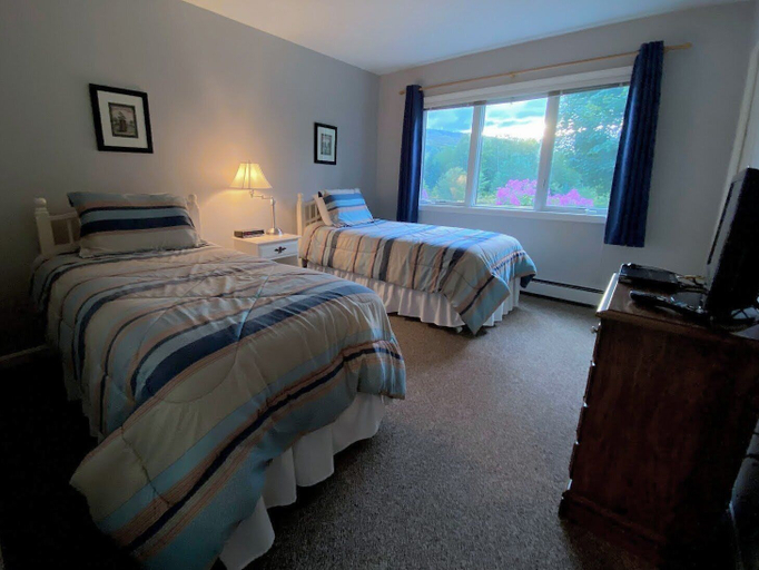 Interior 3, Fv50 Pet Friendly Single Level Home in Bretton Woods, Walk to Golf Course and Mt Washington Hotel!, Coos