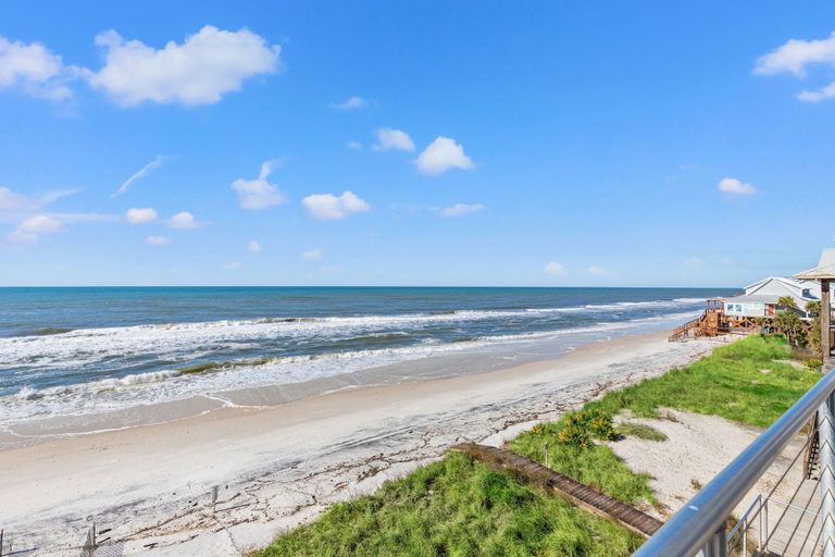 Others 5, Beachfront Beach House - 6 Pack by PHG, Gulf