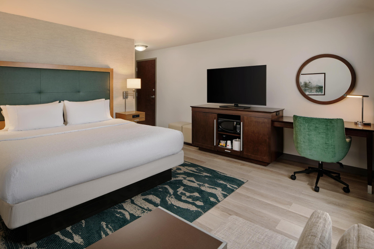 Bedroom 3, Hampton Inn Waynesboro, Burke