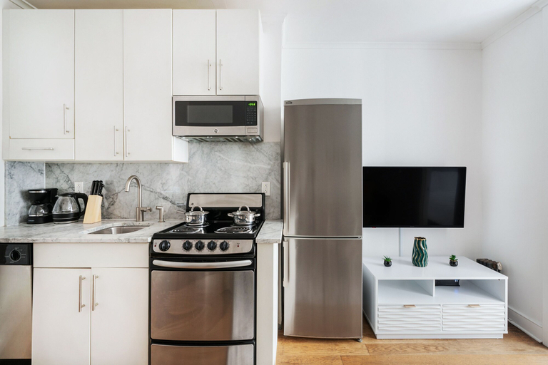 Room 2, 1 BR Gem in Prime Location of NYC, New York
