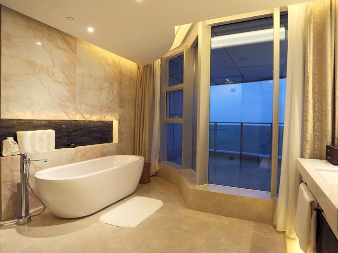 Bathroom 3, Furama Hotel Beihai, Beihai