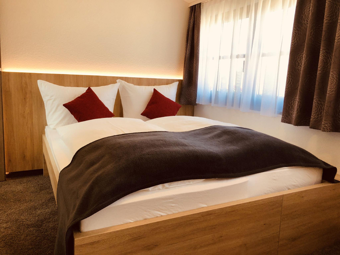 Bedroom 4, Hotel Restaurant Schiff, Ortenaukreis