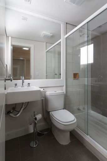 Bathroom 2, Apart Hotel Garibaldi, Porto Alegre