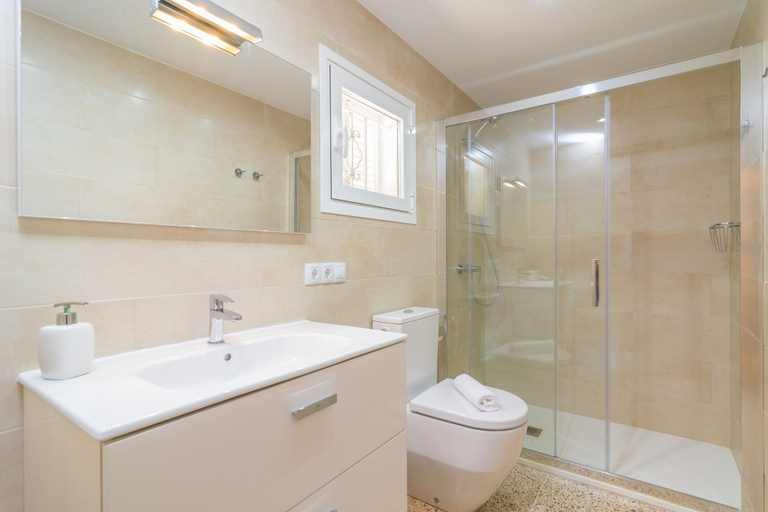 Bathroom 4, Garballons 5 1d - Apartment In Port D'alcudia, Baleares