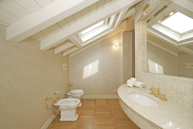 Room 3, Villa San Carlo - Gardagate, Brescia
