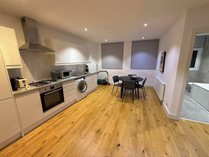 Room 2, Citylink Central Flat 1, London