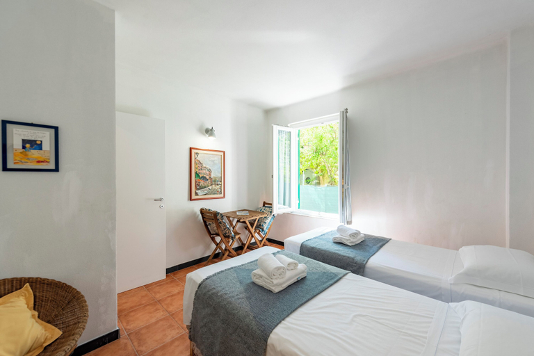 Room 5, Vernazza Apartments, La Spezia