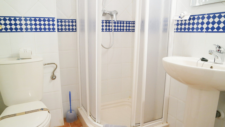 Bathroom 4, Family-friendly Stay by the Sea, Huelva