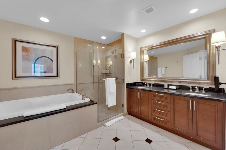 Interior 5, Mirai MGM, Clark