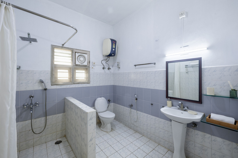 Bathroom 4, Hanu Reddy Residences Wallace Garden, Chennai