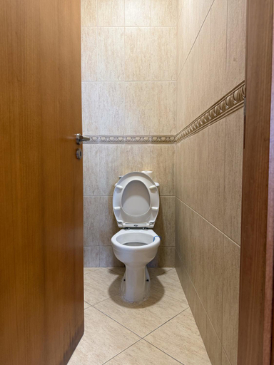 Bathroom 2, Cerca do casal, Santo Tirso