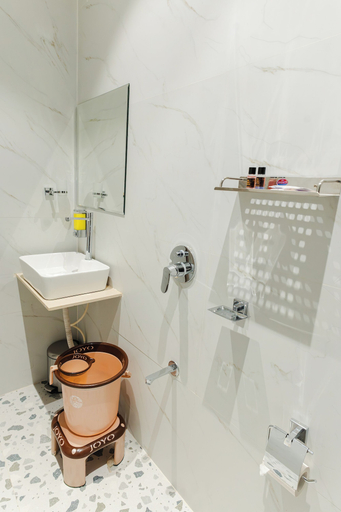 Bathroom 2, Mahaveer Residency Hotel, Thane