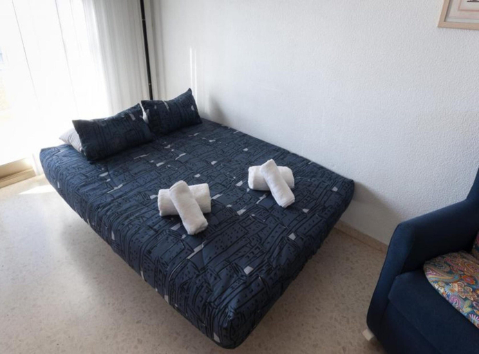 Room 4, Apartment in Gandia Near Blue Flag Beach, Valencia