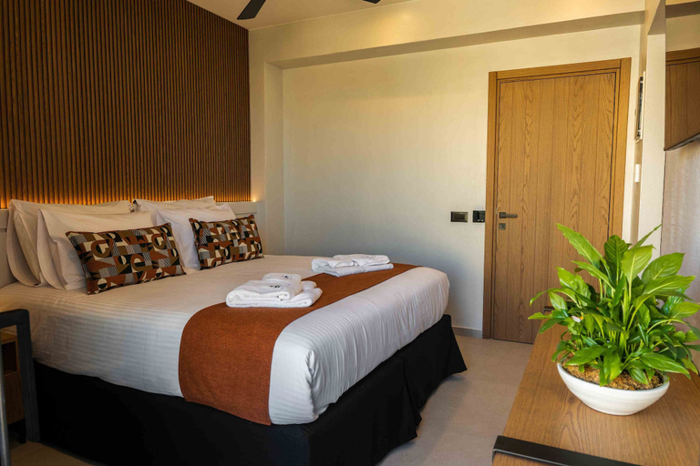 Room 2, Anesea City, Crete