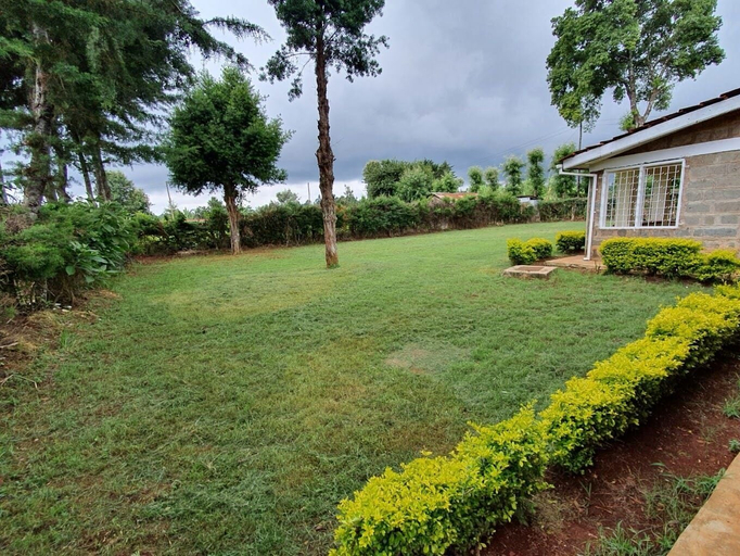 Garden 5, Thayo Place, Othaya