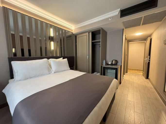 Bedroom 4, Aven Hotel, Beyoğlu