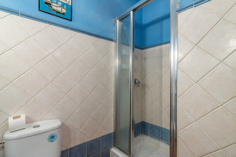 Bathroom 2, Ayamonte City Center Apartment, Huelva