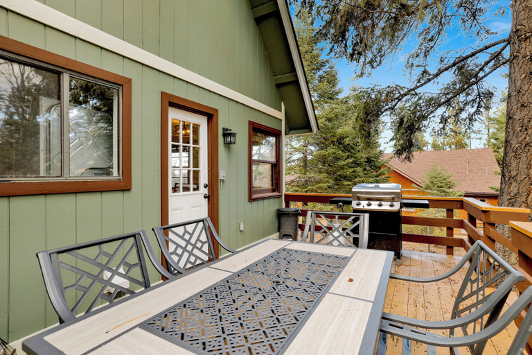 Outdoor dining 3, Quiet Cabin #564, San Bernardino