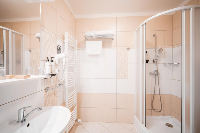 Bathroom 4, Pytloun Wellness Hotel Hasistejn****, Chomutov