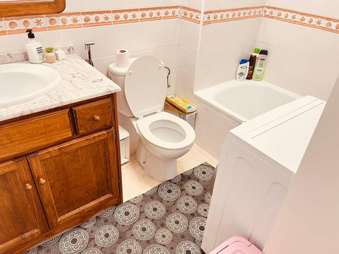 Bathroom 2, Flat Near Golf & Market, Alicante