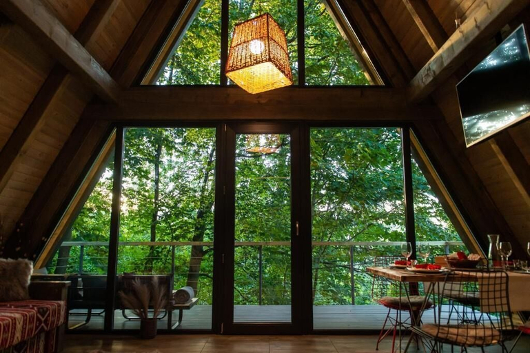 Interior, Hai la Munte Bran, Bran