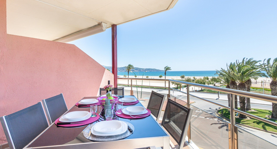 Outdoor dining 2, 0093-mirablau Apartamento con Vista al mar, Girona