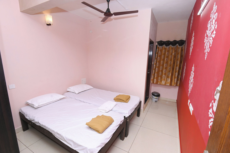 Room 3, Sri Sai Lodge Manipal, Udupi