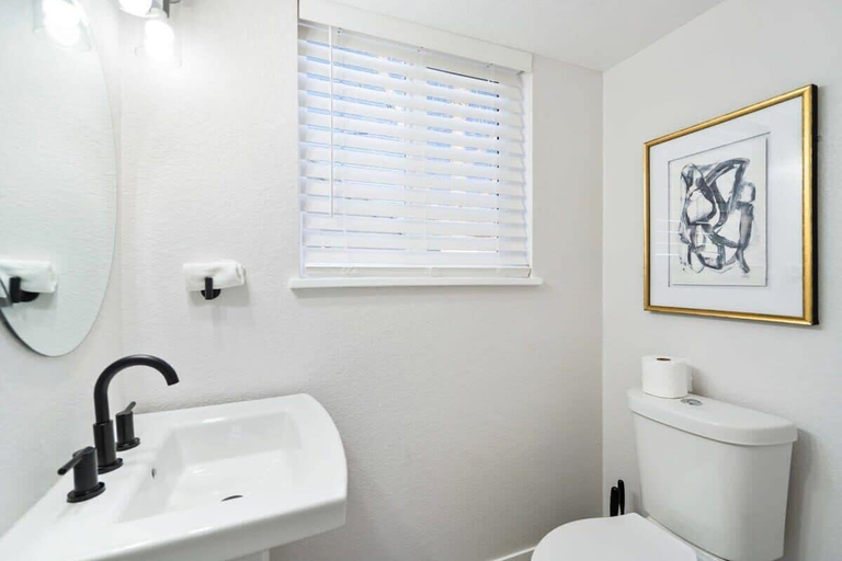 Bathroom 3, @ Marbella - Modern 4-br Retreat Chef's Kitchen, Jefferson