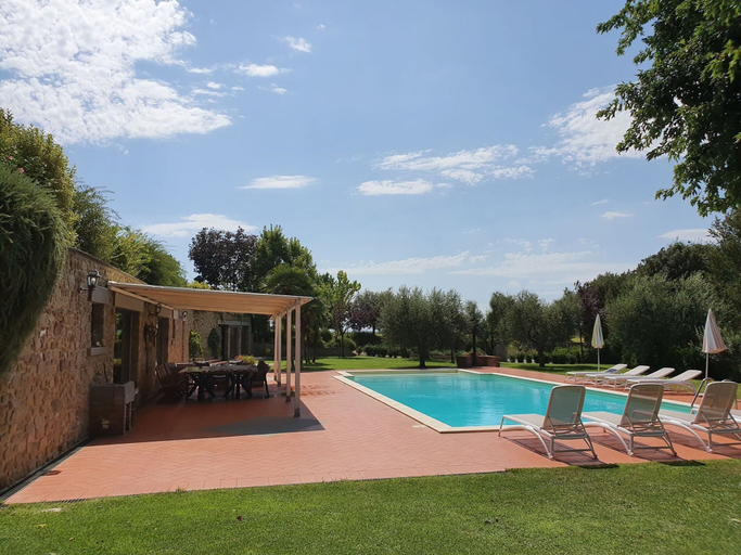 Pool 5, Timeless Tuscan Holiday Stay, Arezzo