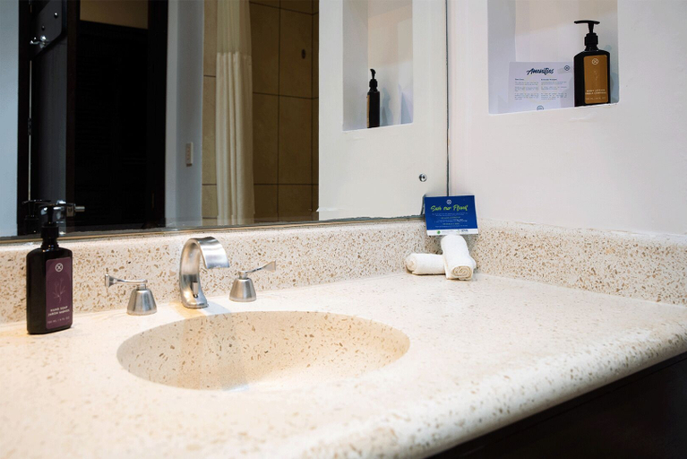 Bathroom 5, CC Beach Front Papagayo All Inclusive, Carrillo