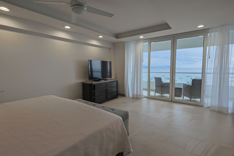 Room 3, Pier 69 Beachfront Boutique Hotel Romance Zone Adults Only, Puerto Vallarta