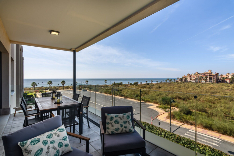 Outdoor dining 5, Beachfront Isla Canela Apartment, Huelva