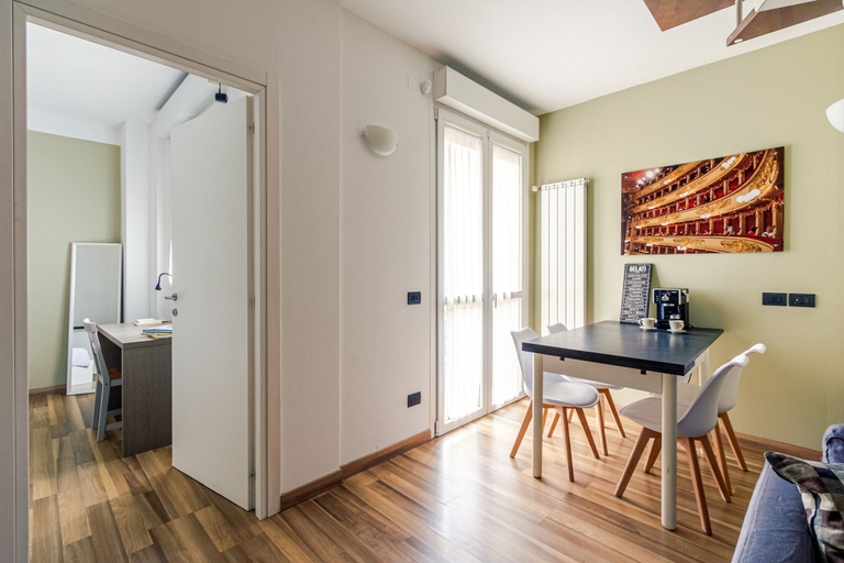 Room 2, Candiani Building - Elegant 2-level Apartment With 3 Bedrooms, Milano