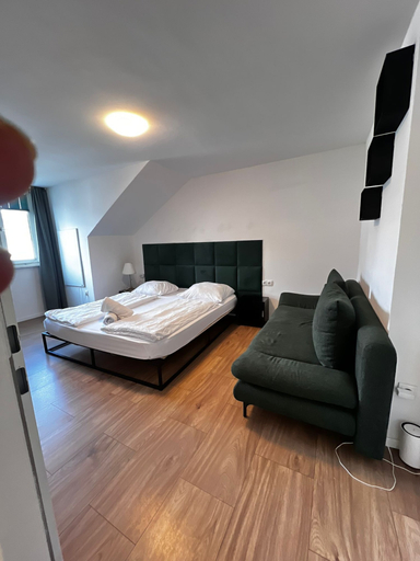 View from room, Beautiful 2BR Apt Near U6 Schoepfwerk, Wien