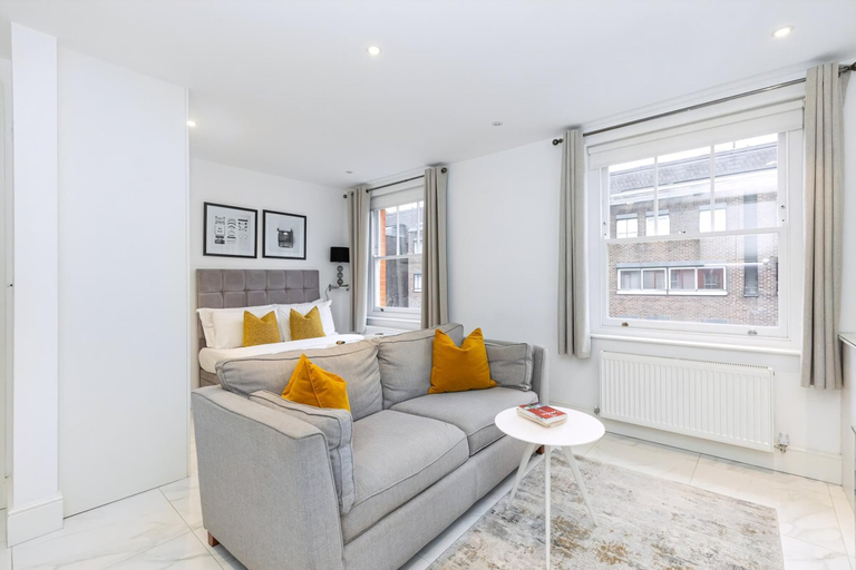 Others 5, Stylish Studio Retreat in Trendy Marylebone, London