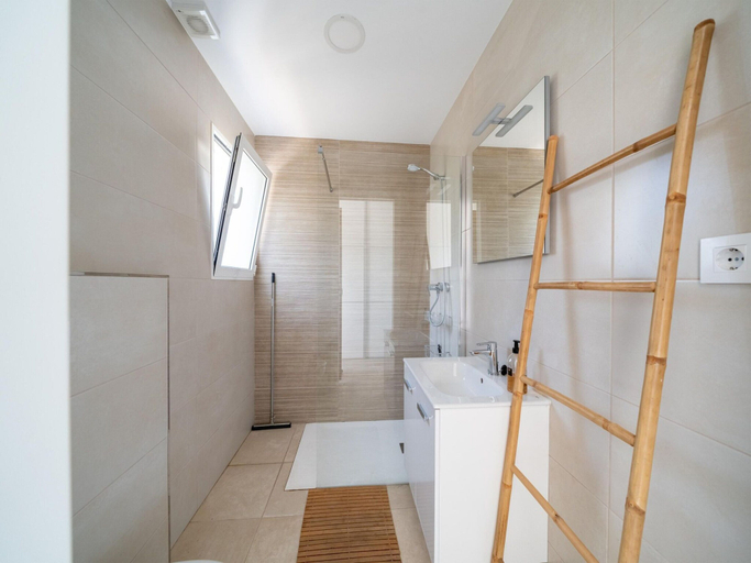 Bathroom 2, Modern Stay Near Monte Solana, Alicante