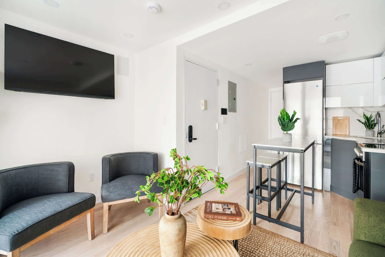 Room 5, 22-4a Sleek Modern 1BR Gramercy, New York