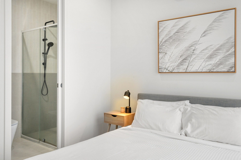 Room 4, Chic Home With BBQ & Outdoor Dining, Melbourne