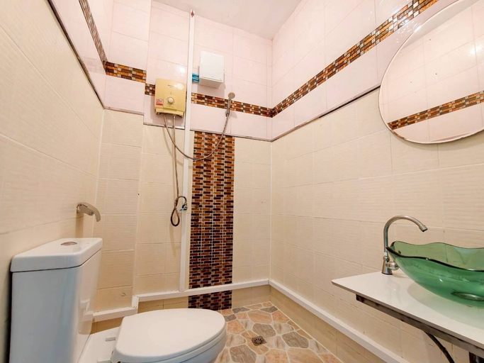Bathroom 4, Veerakit Grand Hotel Udon Thani, Muang Udon Thani