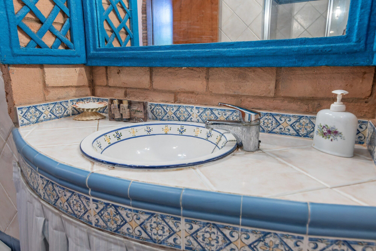Bathroom 3, Ayamonte City Center Apartment, Huelva