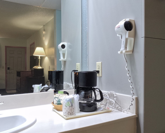 Bathroom 4, Route 66 Desert Rose County Inn, Oldham