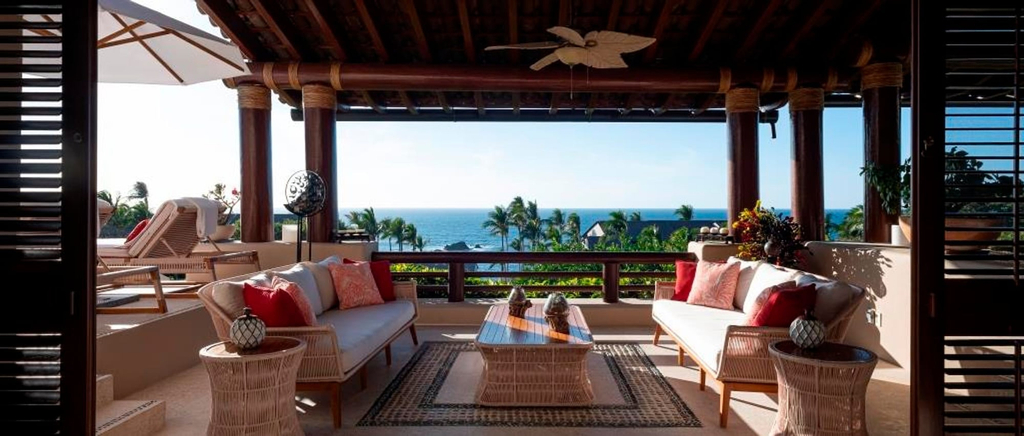 Room 5, Staffed Ocean View Villa w Four Seasons Amenities, Compostela