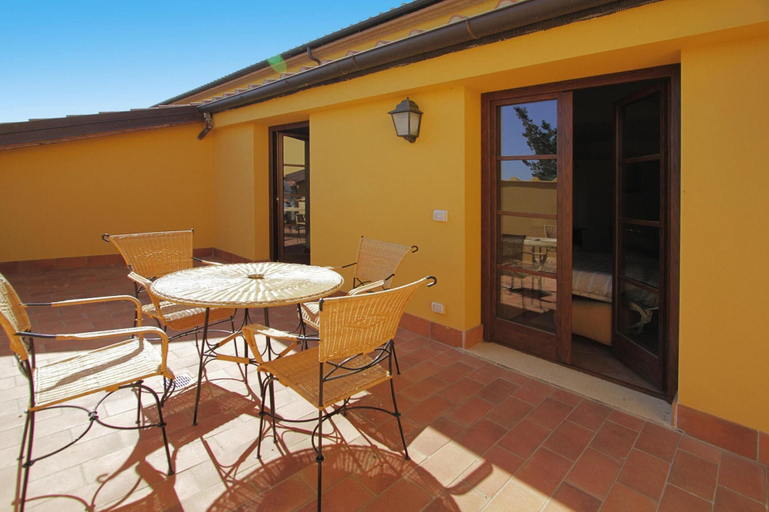 Dining 5, Studio Stay With Balcony in Piombino, Livorno